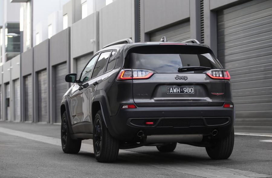  Jeep Cherokee Trailhawk (KL) 2018 года  (AU) (фото 23 из 42)